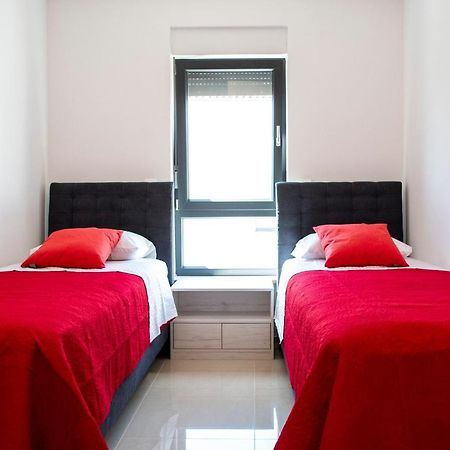 Lijon Apartment Баньоле Екстериор снимка